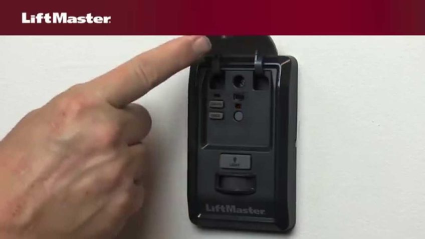 liftmaster – why is my light blinking and my remote control is not working